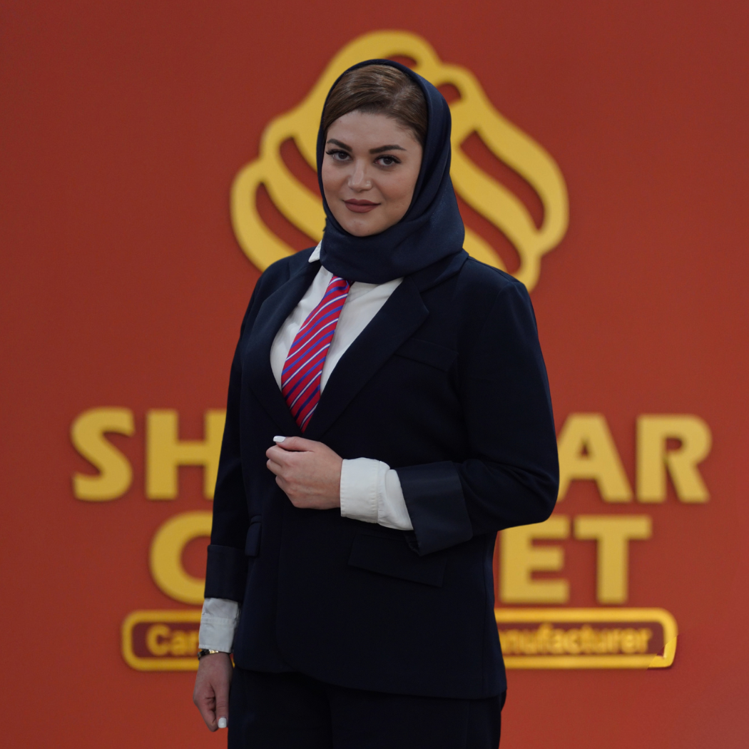 خانم هاشمی کارشناس فروش